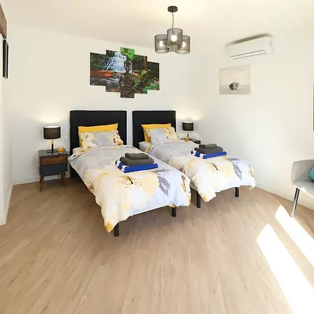 빌라 Amazing Puerto Del Carmen 4 Bedrooms Seaside Private Pool And Stunning Mountain Views Lanzarote 티아즈