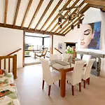 Amazing Puerto Del Carmen 4 Bedrooms Seaside Private Pool And Stunning Mountain Views Lanzarote * Tías