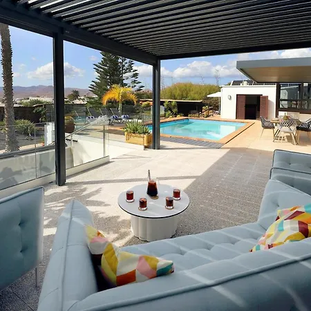 Amazing Puerto Del Carmen 4 Bedrooms Seaside Private Pool Villa *